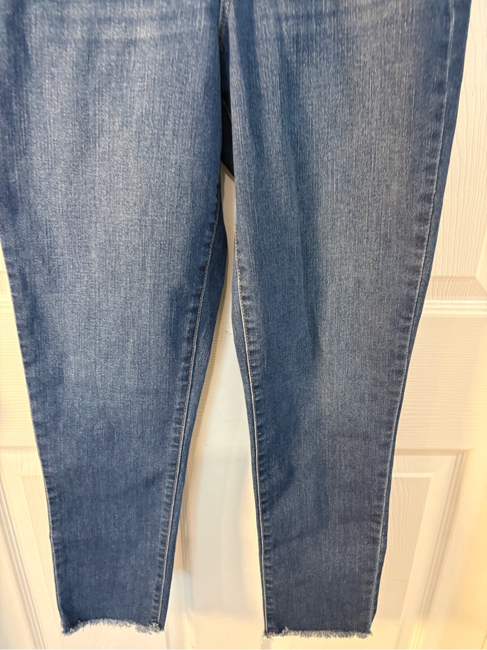 sofia by sofia vergara Medium Blue High-Rise Skinny Jeans - Picture 3 of 7